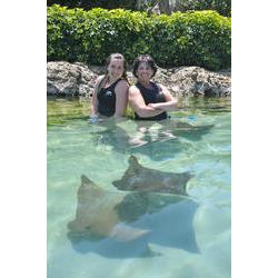 Steph and Monica with the Manta Rays