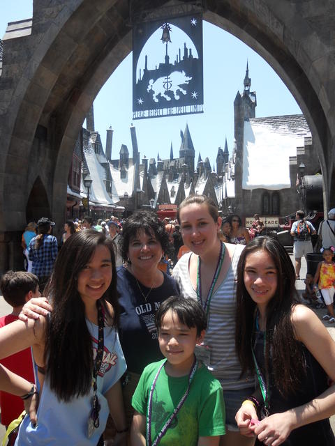 Leungs at Wizarding World of Harry Potter 