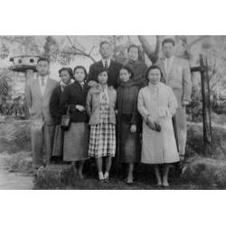1947 - Wan Family.jpg