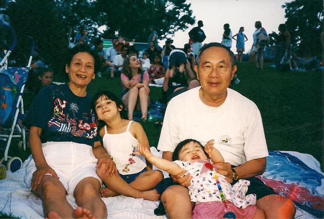 2000 picnic with babies.jpg